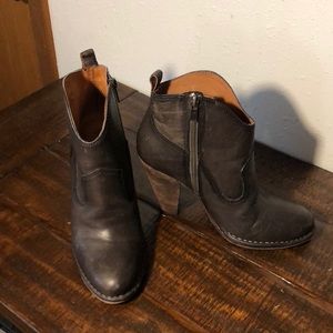 Frye Ankle Bootie size 9.5